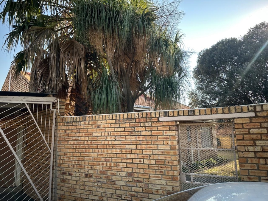 2 Bedroom Property for Sale in Oos Einde North West